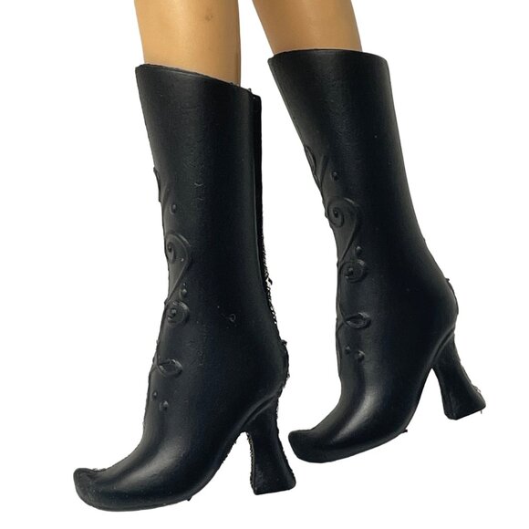 Disney Frozen Anna Black Barbie Doll Boots With Heels & Swirl Pattern - Fashion - Picture 5 of 9